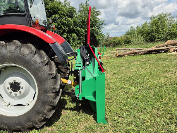 Lanový naviják Bystroň 7,5T za traktor