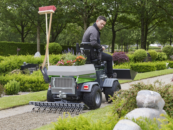 Komunální stroj Egholm Park Ranger 2155