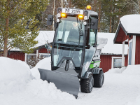 Nový víceúčelový komunální stroj Egholm Park Ranger 2155